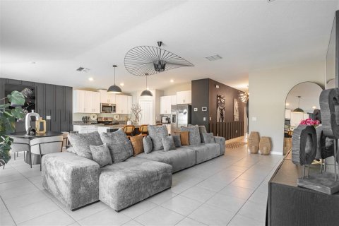 House in Sun City Center, Florida 4 bedrooms, 179.77 sq.m. № 2105890 - photo 2