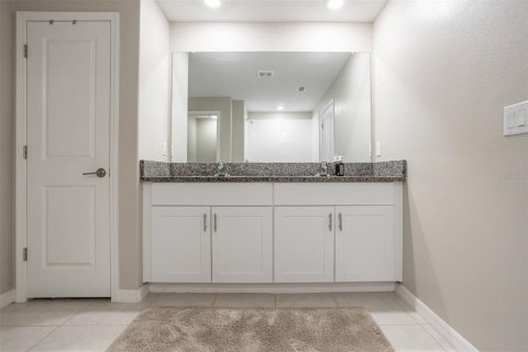 House in Sun City Center, Florida 4 bedrooms, 179.77 sq.m. № 2105890 - photo 24