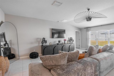 House in Sun City Center, Florida 4 bedrooms, 179.77 sq.m. № 2105890 - photo 18