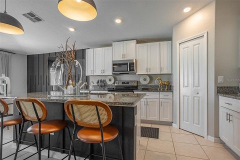 House in Sun City Center, Florida 4 bedrooms, 179.77 sq.m. № 2105890 - photo 12