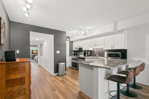 Condominio en venta en Kenneth City, Florida, 2 dormitorios, 106.84 m2 № 1853762 - foto 9