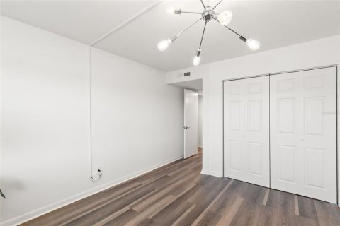 Condominio en venta en Kenneth City, Florida, 2 dormitorios, 106.84 m2 № 1853762 - foto 20