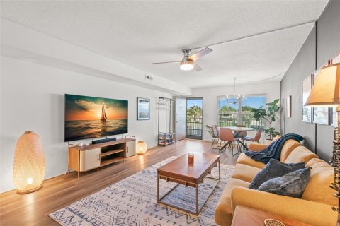 Condominio en venta en Kenneth City, Florida, 2 dormitorios, 106.84 m2 № 1853762 - foto 7