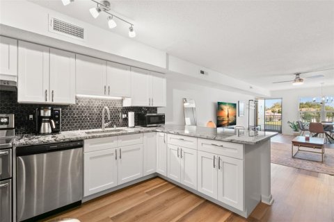 Condominio en venta en Kenneth City, Florida, 2 dormitorios, 106.84 m2 № 1853762 - foto 12