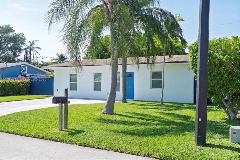 House in Pompano Beach, Florida 3 bedrooms, 106.56 sq.m. № 2086881 - photo 3