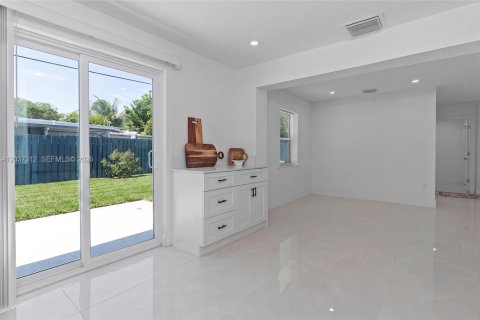 House in Pompano Beach, Florida 3 bedrooms, 106.56 sq.m. № 2086881 - photo 18
