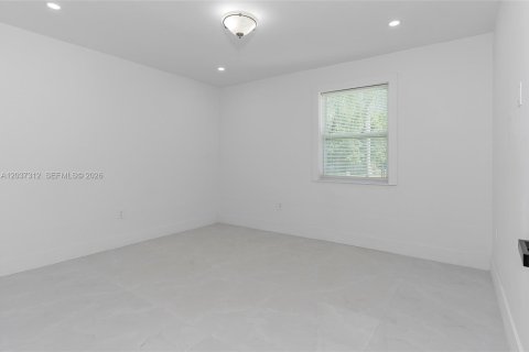 House in Pompano Beach, Florida 3 bedrooms, 106.56 sq.m. № 2086881 - photo 24