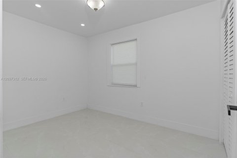 House in Pompano Beach, Florida 3 bedrooms, 106.56 sq.m. № 2086881 - photo 27