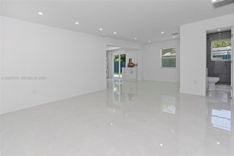 House in Pompano Beach, Florida 3 bedrooms, 106.56 sq.m. № 2086881 - photo 4