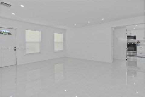 House in Pompano Beach, Florida 3 bedrooms, 106.56 sq.m. № 2086881 - photo 21