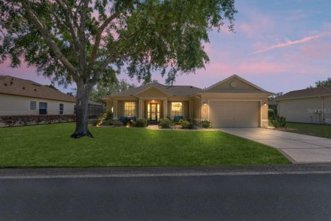 Casa en Weeki Wachee, Florida 3 dormitorios, 178.84 m2 № 2110488