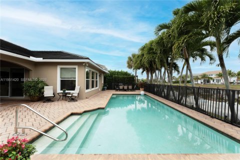 Дом в Паркленд, Флорида 8 комнат, 280.94м2 № 2006315