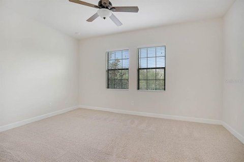 Townhouse in Fish Hawk, Florida 3 bedrooms, 149.2 sq.m. № 1910152 - photo 13
