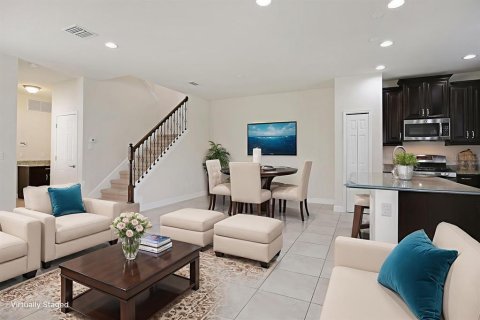 Townhouse in Fish Hawk, Florida 3 bedrooms, 149.2 sq.m. № 1910152 - photo 9