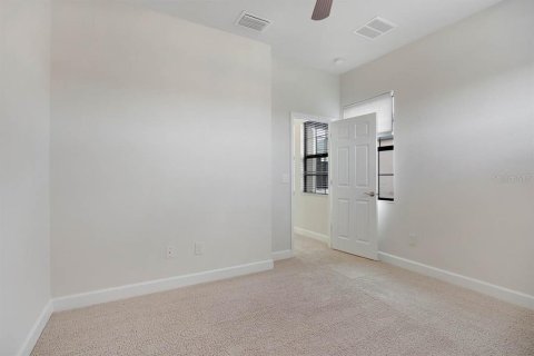 Townhouse in Fish Hawk, Florida 3 bedrooms, 149.2 sq.m. № 1910152 - photo 20