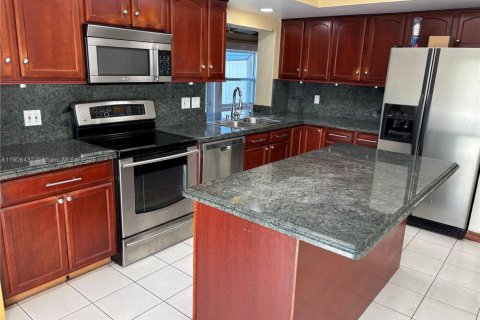 House in Miami, Florida 2 bedrooms, 145.11 sq.m. № 1956962 - photo 7