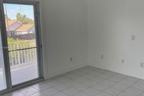 Villa ou maison à vendre à Miami, Floride: 2 chambres, 145.11 m2 № 1956962 - photo 22