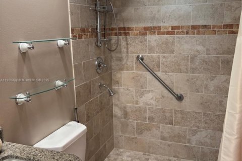 House in Miami, Florida 2 bedrooms, 145.11 sq.m. № 1956962 - photo 11