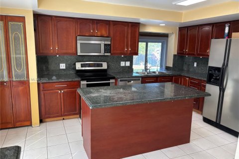 House in Miami, Florida 2 bedrooms, 145.11 sq.m. № 1956962 - photo 8