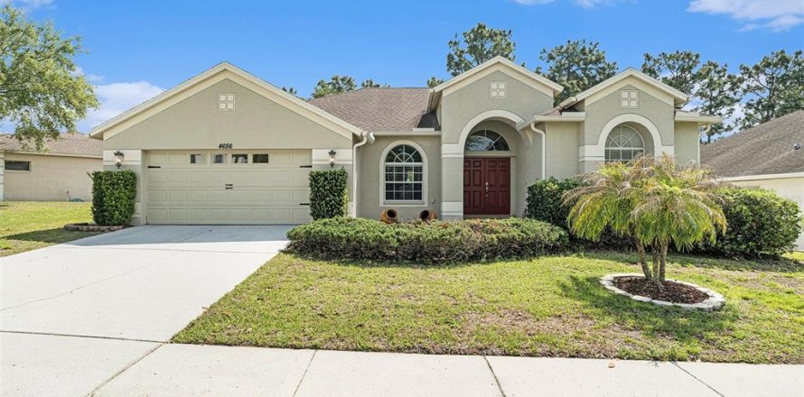House in Spring Hill, Florida 4 bedrooms, 213.86 sq.m. № 1624755