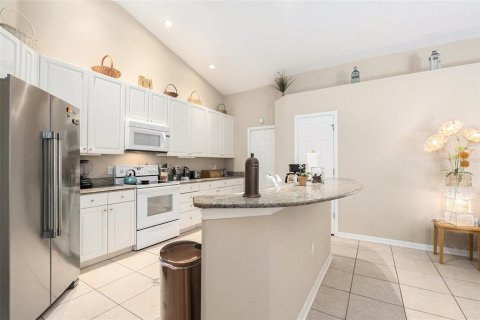 House in Spring Hill, Florida 4 bedrooms, 213.86 sq.m. № 1624755 - photo 8