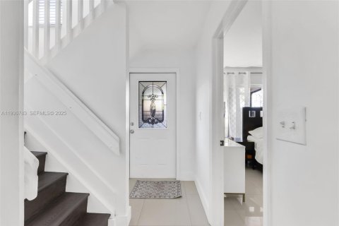 Townhouse in Miami, Florida 2 bedrooms, 107.77 sq.m. № 1994805 - photo 11