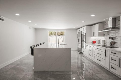 Casa en venta en Saint Petersburg, Florida, 3 dormitorios, 153.2 m2 № 2233987 - foto 22