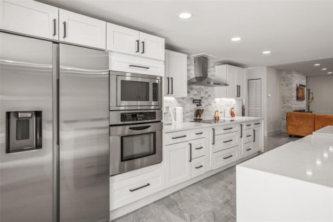 Casa en venta en Saint Petersburg, Florida, 3 dormitorios, 153.2 m2 № 2233987 - foto 17