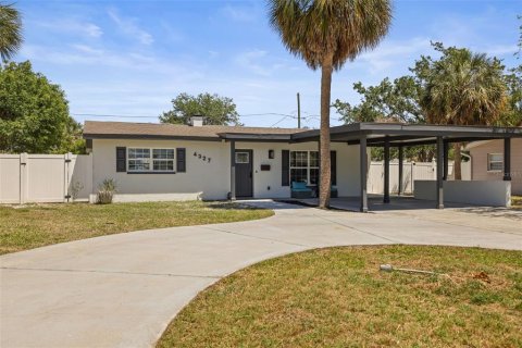 Casa en venta en Saint Petersburg, Florida, 3 dormitorios, 153.2 m2 № 2233987 - foto 6
