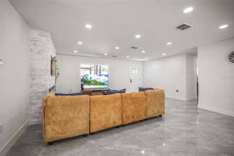 Casa en venta en Saint Petersburg, Florida, 3 dormitorios, 153.2 m2 № 2233987 - foto 10