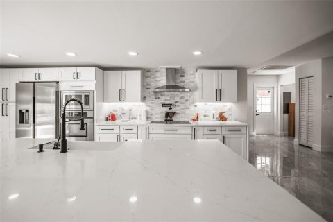 Casa en venta en Saint Petersburg, Florida, 3 dormitorios, 153.2 m2 № 2233987 - foto 19