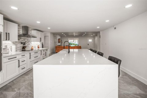 Casa en venta en Saint Petersburg, Florida, 3 dormitorios, 153.2 m2 № 2233987 - foto 24