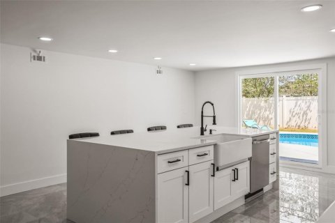Casa en venta en Saint Petersburg, Florida, 3 dormitorios, 153.2 m2 № 2233987 - foto 20
