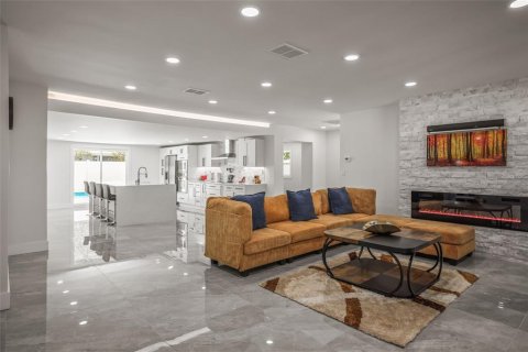 Casa en venta en Saint Petersburg, Florida, 3 dormitorios, 153.2 m2 № 2233987 - foto 13