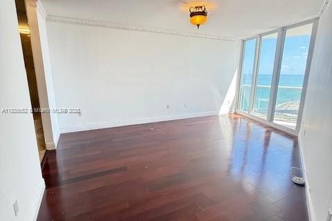 Condo in Sunny Isles Beach, Florida, 2 bedrooms  № 1938810 - photo 23