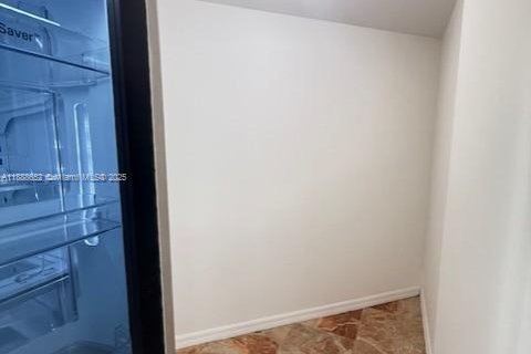 Condo in Sunny Isles Beach, Florida, 2 bedrooms  № 1938810 - photo 10