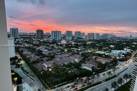 Condo in Sunny Isles Beach, Florida, 2 bedrooms  № 1938810 - photo 15