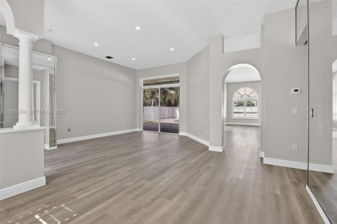 Casa en venta en Pembroke Pines, Florida, 4 dormitorios, 227.05 m2 № 1984177 - foto 6
