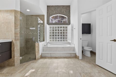 Casa en venta en Pembroke Pines, Florida, 4 dormitorios, 227.05 m2 № 1984177 - foto 17