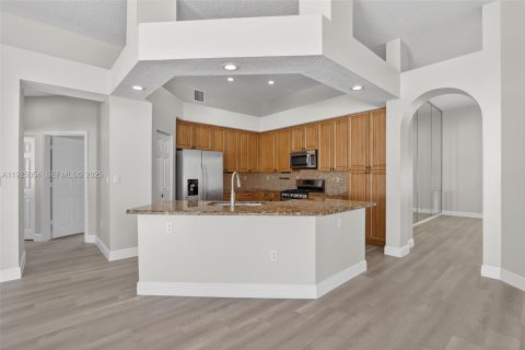 Casa en venta en Pembroke Pines, Florida, 4 dormitorios, 227.05 m2 № 1984177 - foto 10