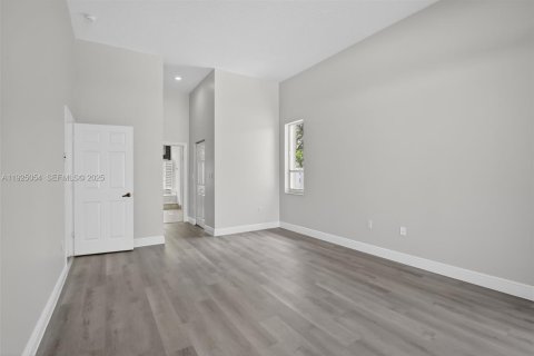 Casa en venta en Pembroke Pines, Florida, 4 dormitorios, 227.05 m2 № 1984177 - foto 16