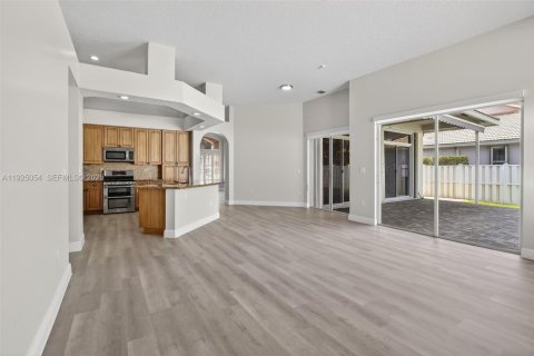 Casa en venta en Pembroke Pines, Florida, 4 dormitorios, 227.05 m2 № 1984177 - foto 9