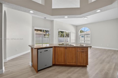 Casa en venta en Pembroke Pines, Florida, 4 dormitorios, 227.05 m2 № 1984177 - foto 12