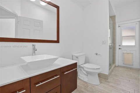 Casa en venta en Pembroke Pines, Florida, 4 dormitorios, 227.05 m2 № 1984177 - foto 25