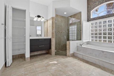 Casa en venta en Pembroke Pines, Florida, 4 dormitorios, 227.05 m2 № 1984177 - foto 18