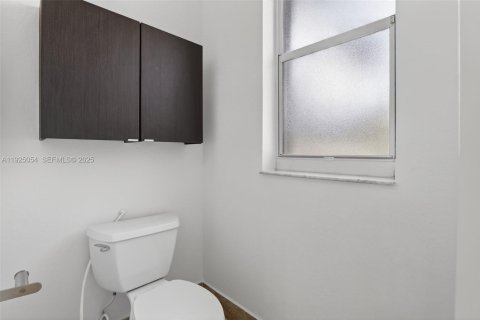 Casa en venta en Pembroke Pines, Florida, 4 dormitorios, 227.05 m2 № 1984177 - foto 20