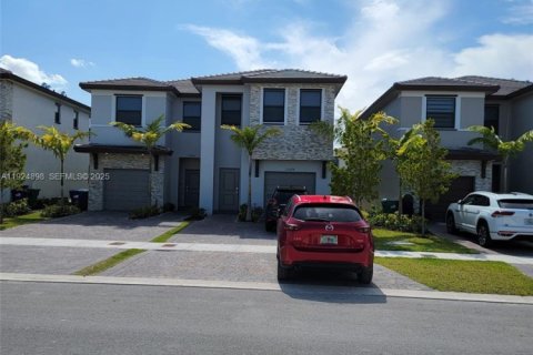 Снять в аренду таунхаус в Хомстед, Флорида 4 спальни, 179.86м2, № 1983096 - фото 10