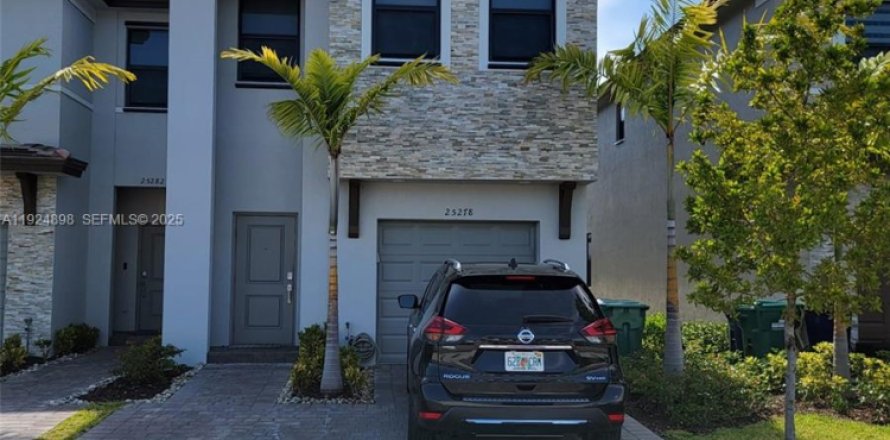 Таунхаус в Хомстед, Флорида 4 спальни, 179.86м2 № 1983096