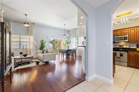 Appartement à louer à Redington Shores, Floride: 3 chambres, 236.34 m2 № 1817410 - photo 4