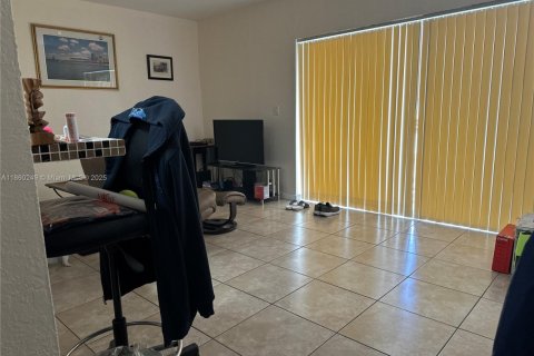 Propiedad comercial en venta en Pompano Beach, Florida № 1892053 - foto 21